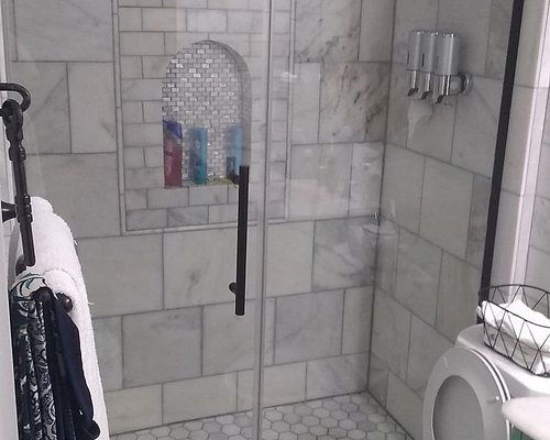 Haunted Hotel New Orleans — Bathroom