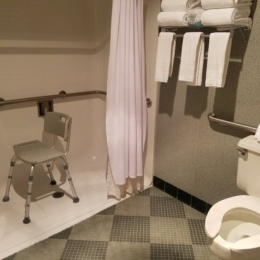 Haworth Hotel Conference Center — Bathroom