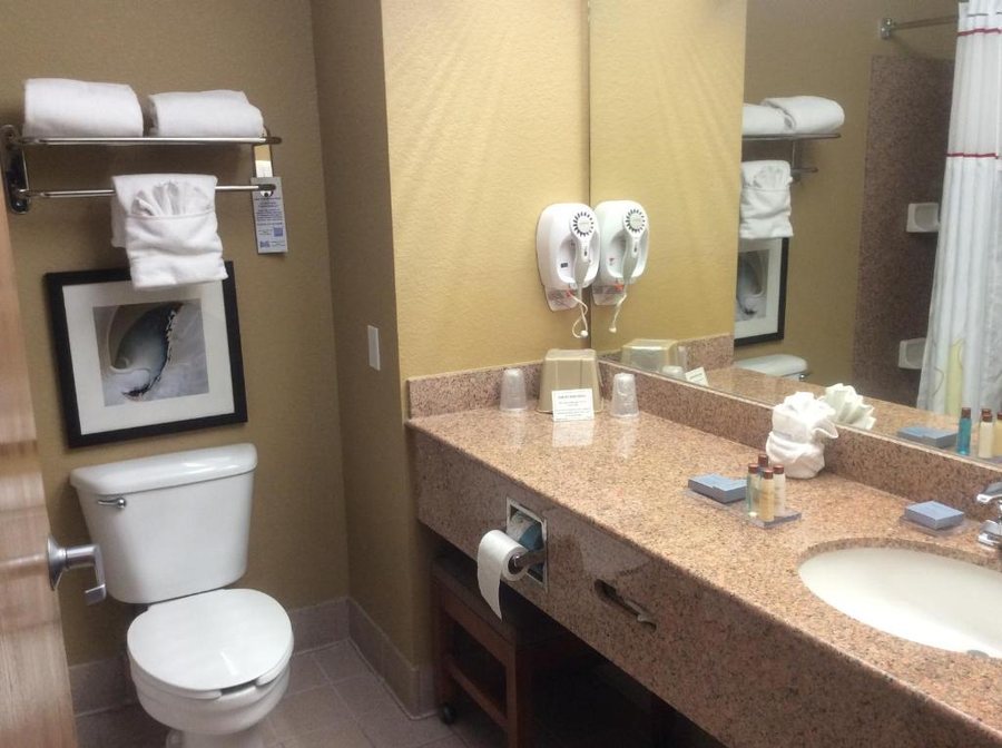 Hawthorn Extended Stay Corpus Christi I37 NW — Bathroom