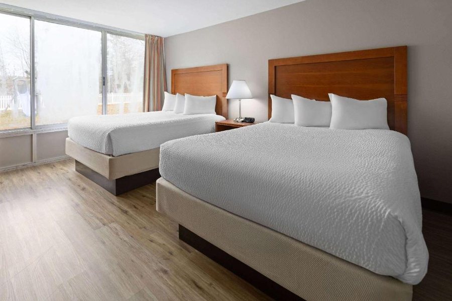Hawthorn Extended Stay — Guest room