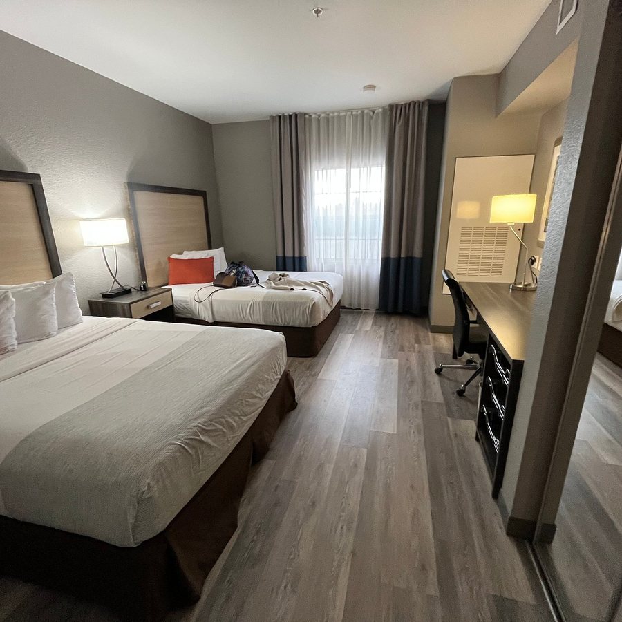 Hawthorn Suites by Wyndham Corpus Christi — Guest room