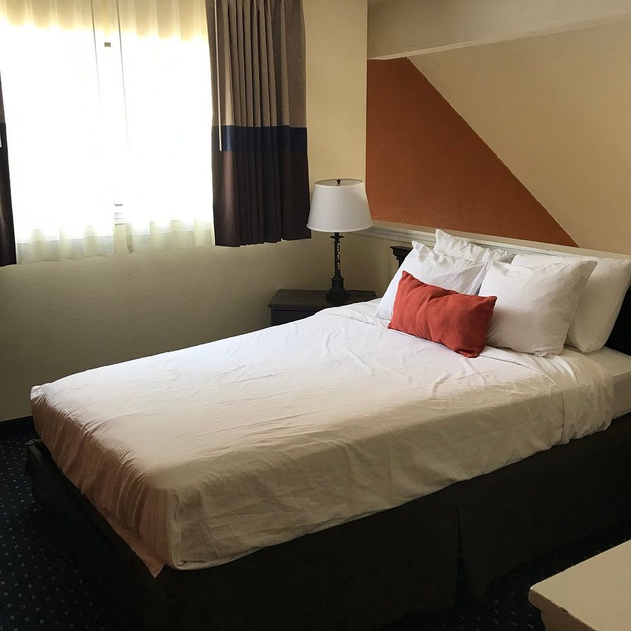 Hawthorn Suites by Wyndham Grand Rapids MI — Guest room
