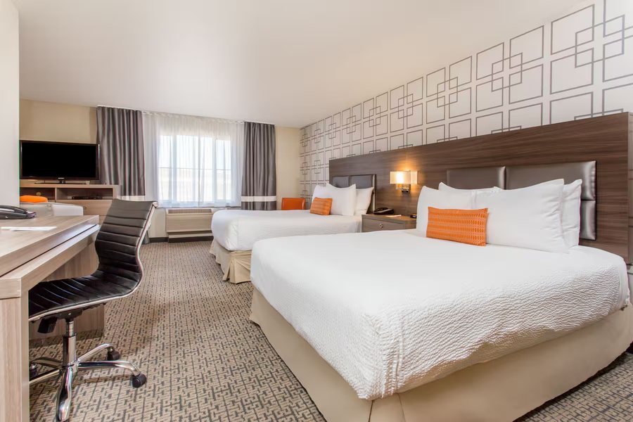 Hawthorn Suites by Wyndham Livermore Wine Country — Guest room