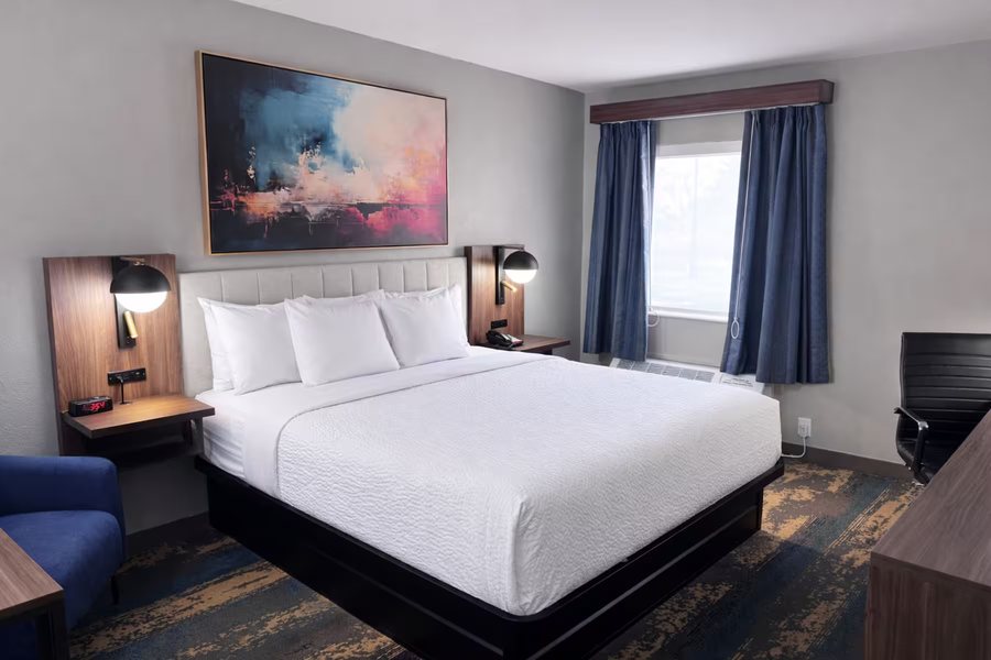 Hawthorn Suites by Wyndham Miamisburg Dayton Mall South — Guest room