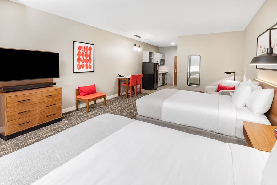 Hawthorn Suites By Wyndham Monahans — Guest room