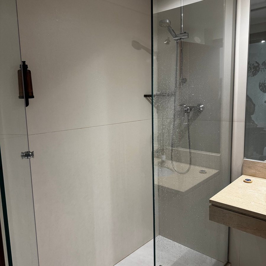 HCC Taber Barcelona Catalonia — Bathroom