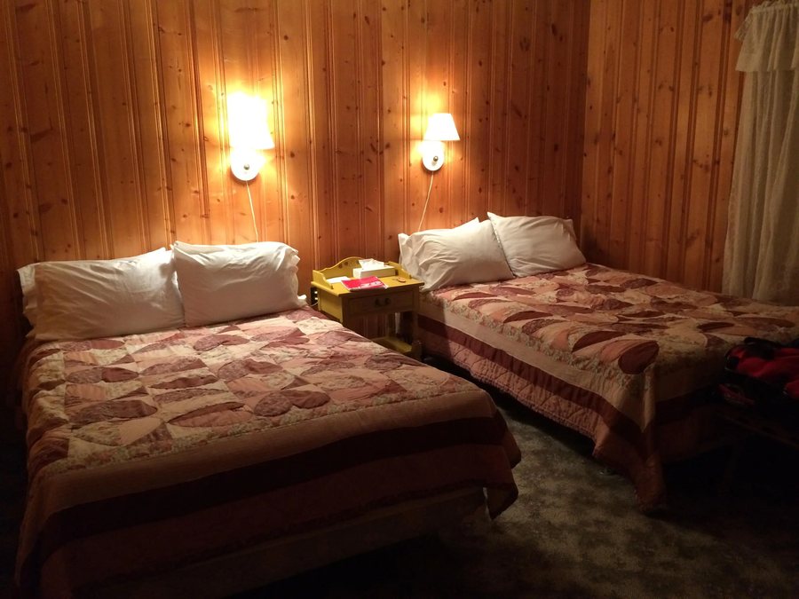 Healing Waters Lodge — Guest room