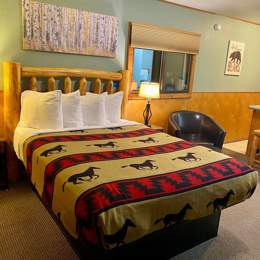 Healing Waters Resort Spa — Guest room