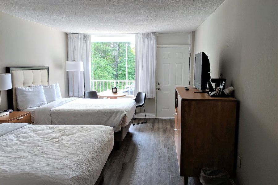 Hearthstone Point — Guest room