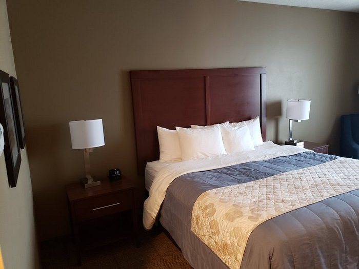 Heartland Inn and Suites — Guest room