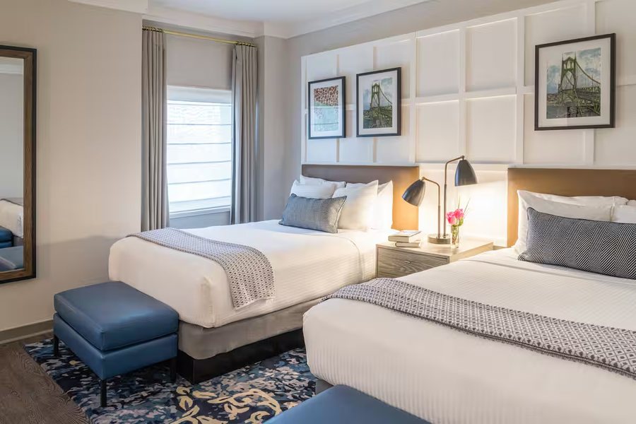 Heathman Hotel — Guest room
