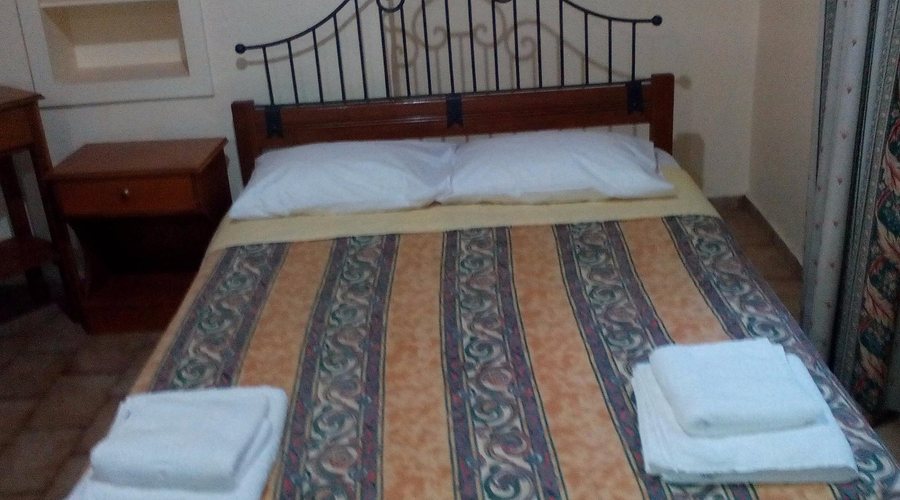 Helena Hotel — Guest room