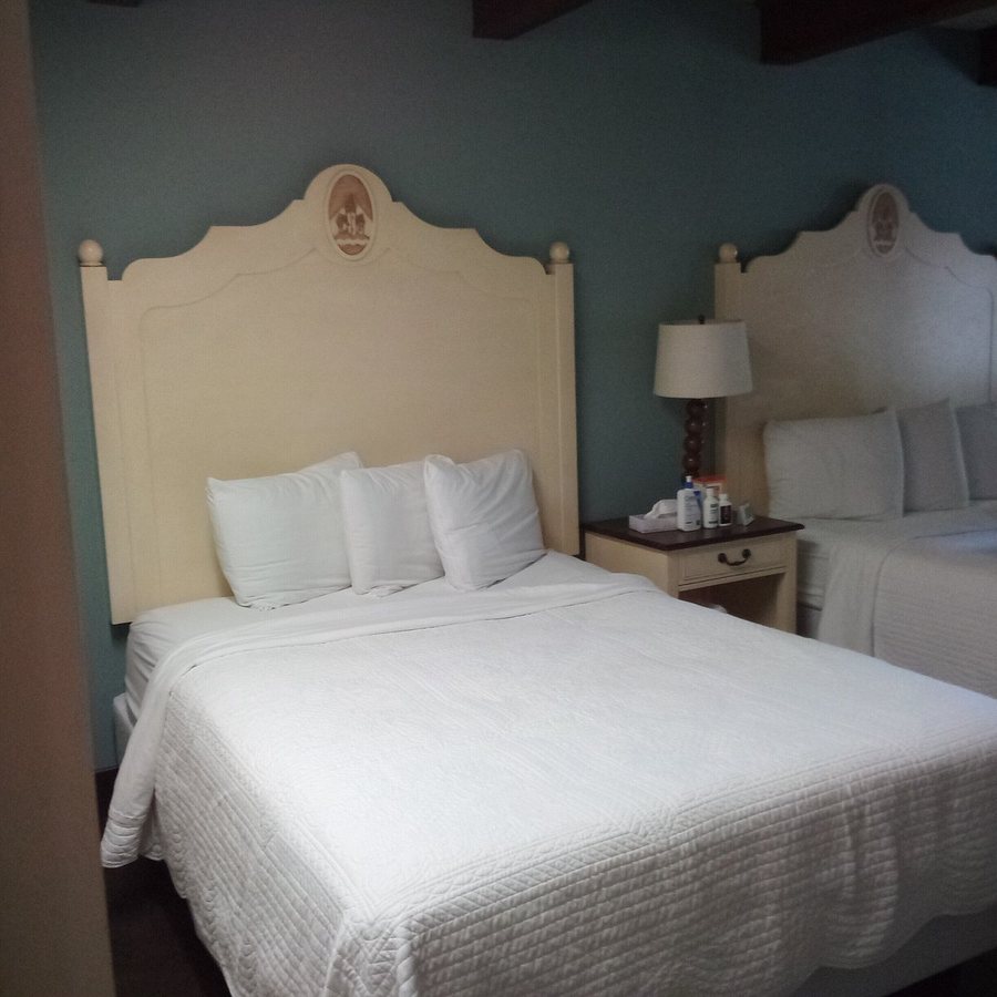 Helendorf River Inn And Conference Center — Guest room