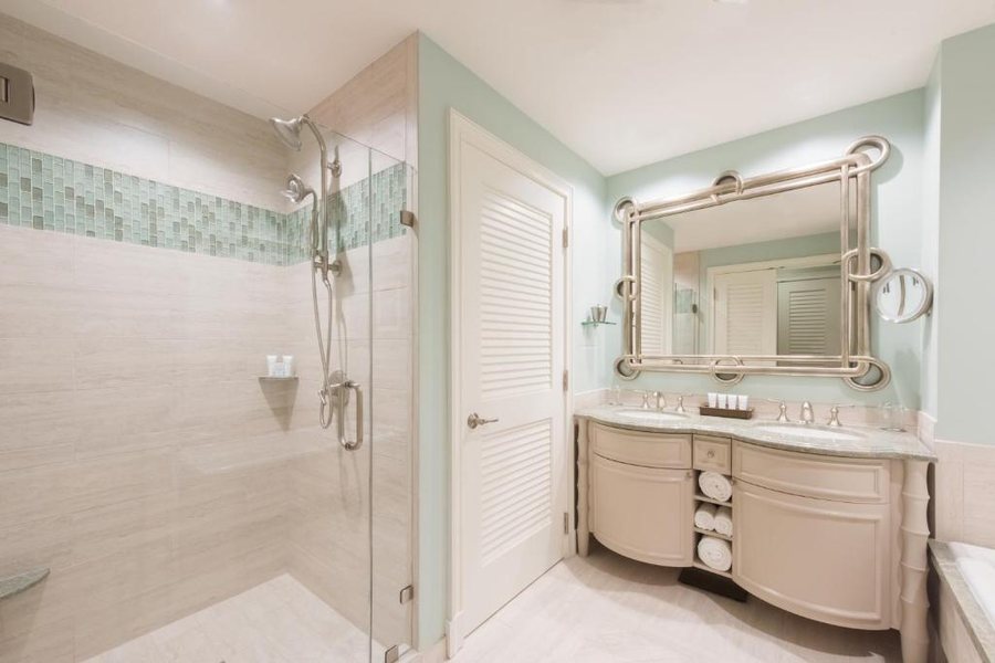 Henderson Beach Resort — Bathroom