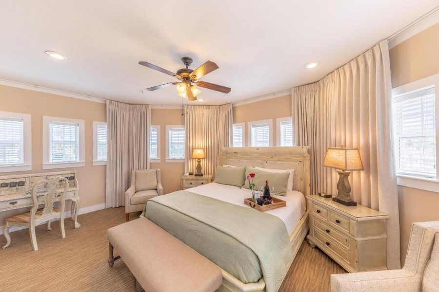 Henderson Park Inn — Guest room