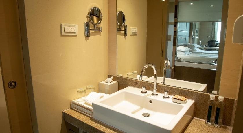 Hengshan Moller Villa Hotel — Bathroom