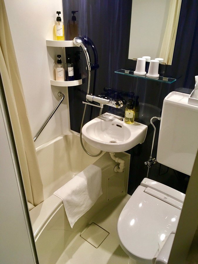 Henn na Hotel Fukuoka Hakata — Bathroom