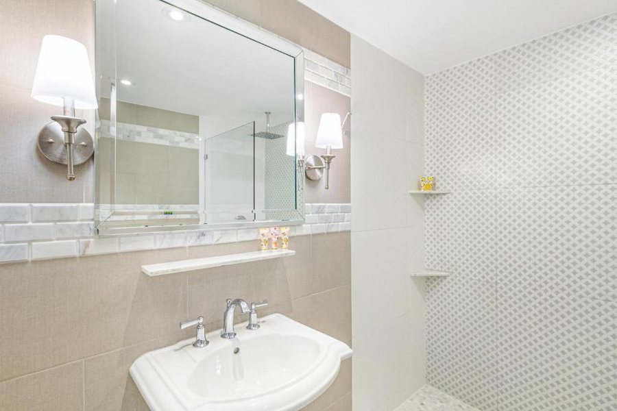 Henrosa Hotel Miami Beach Florida — Bathroom
