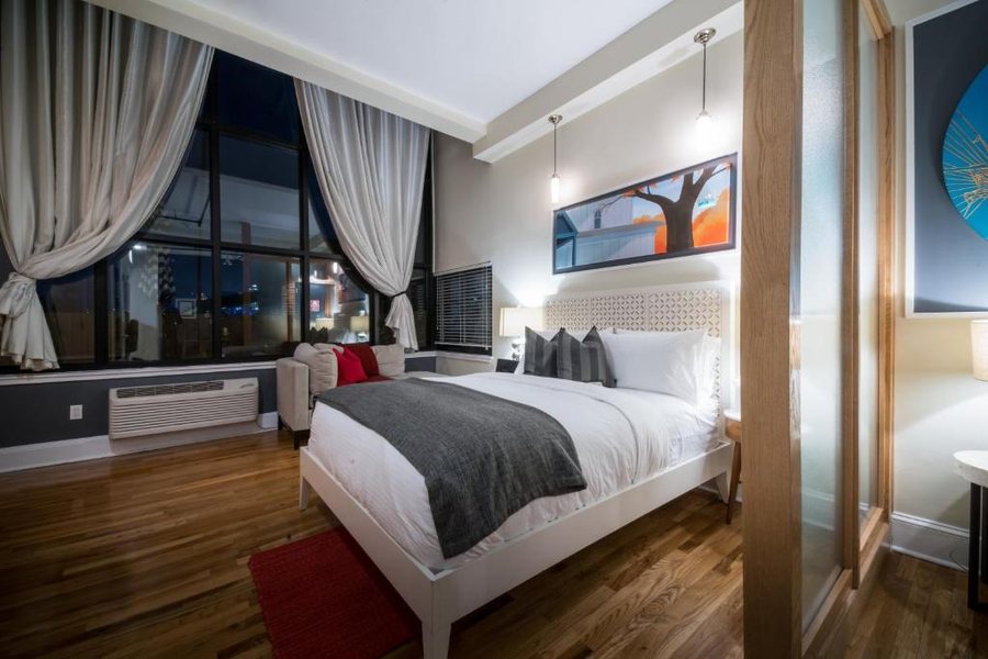 Henry Norman Hotel — Guest room