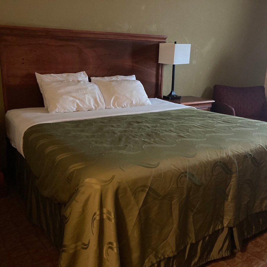 Heritage Hotel And Suites — Guest room