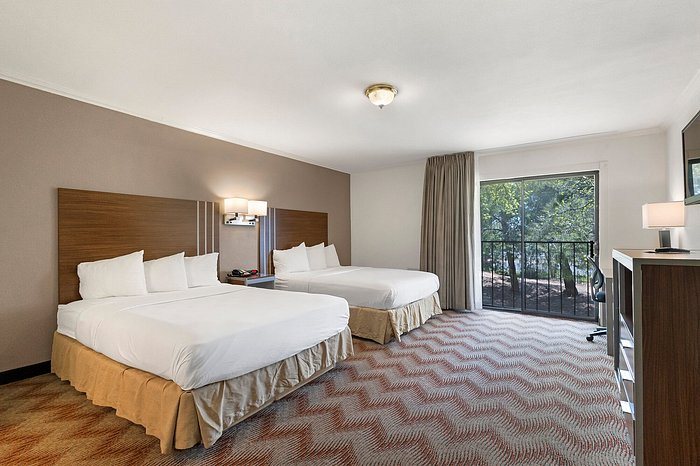 Heritage Inn Express Roseville — Guest room