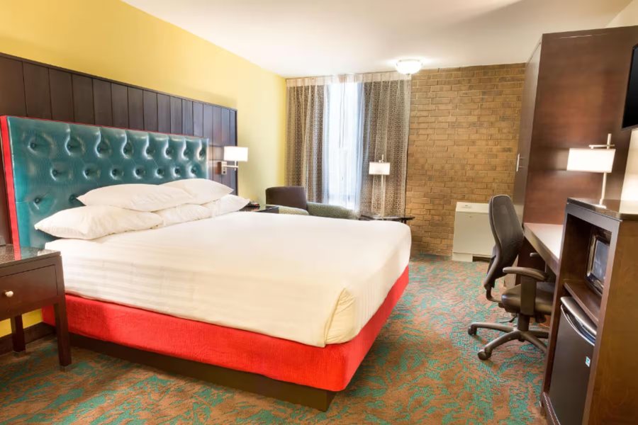 Heritage Inn Suites San Antonio Airport Trademark Wyndham — Guest room