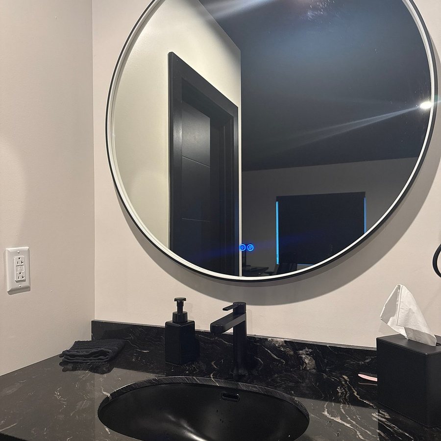 Hermann Motel Hermann Missouri — Bathroom