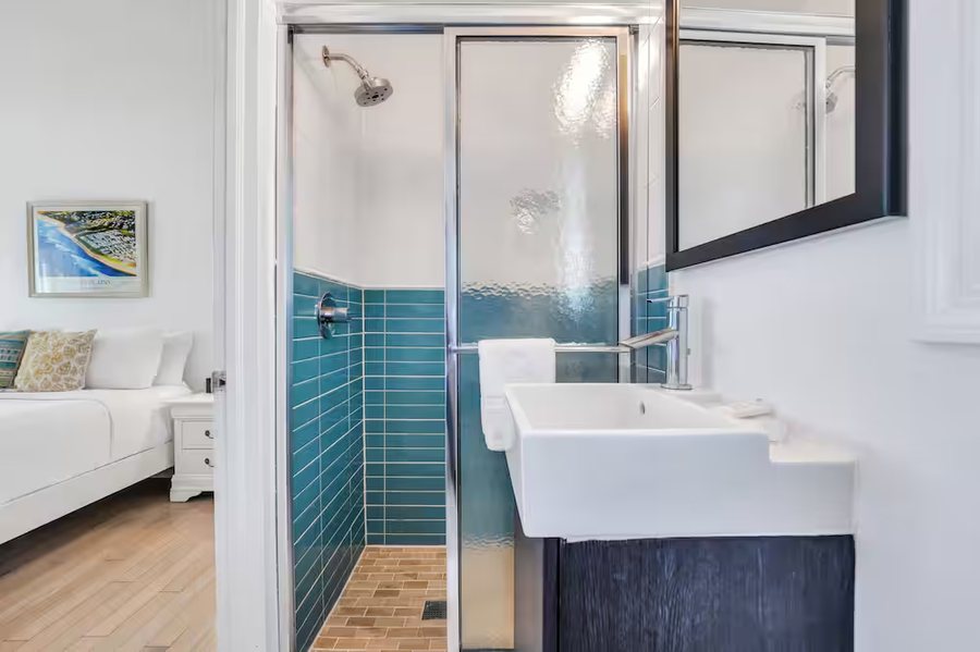 Hero Beach Club — Bathroom