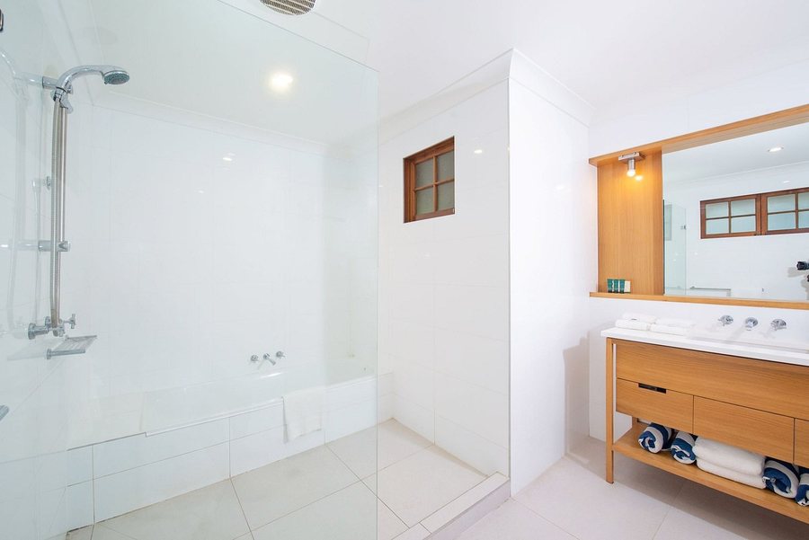 Heron s Cove — Bathroom