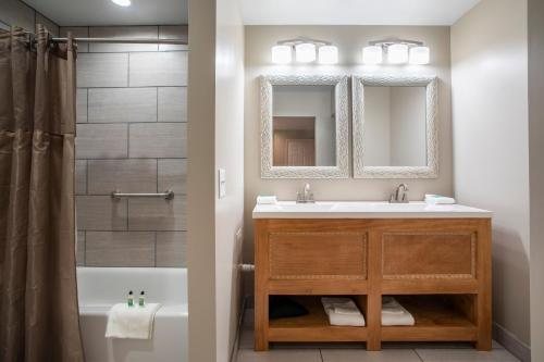 Hershey Farm Resort — Bathroom