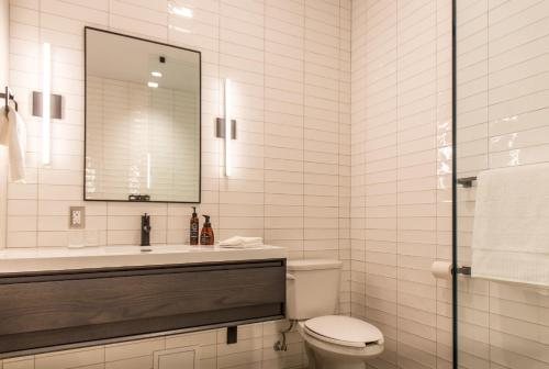 Hew Draw Hotel — Bathroom
