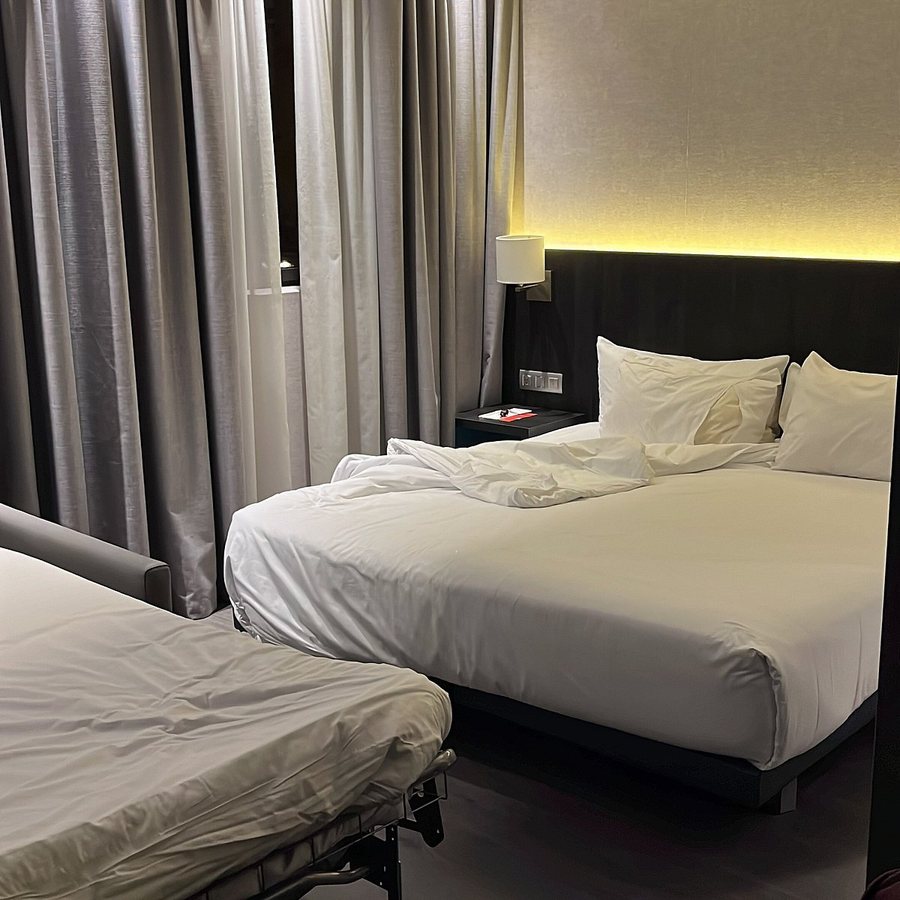 HG City Suites Barcelona Barcelona Catalonia — Guest room