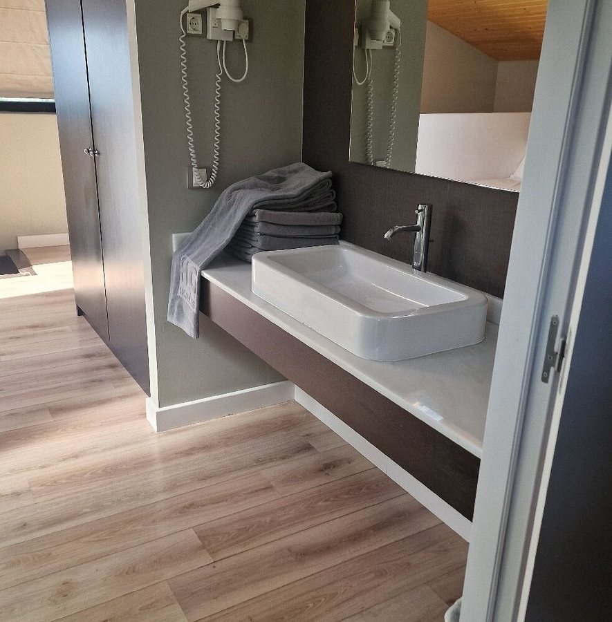 HG La Molina — Bathroom