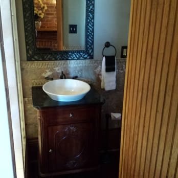 HH Whitney House on the Historic Esplanade — Bathroom