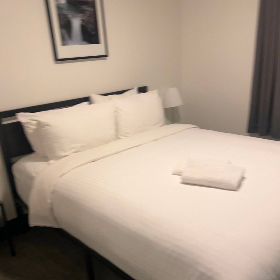 HI Lake Louise Alpine Centre — Guest room