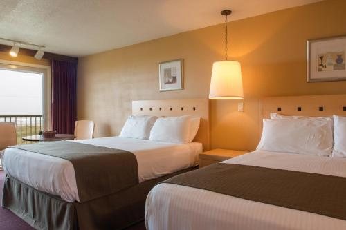 Hi tide Oceanfront Inn — Guest room