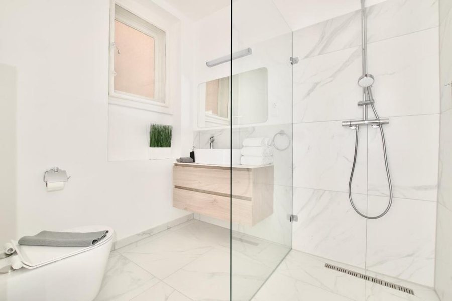 Hi5 Apartments Budapest — Bathroom