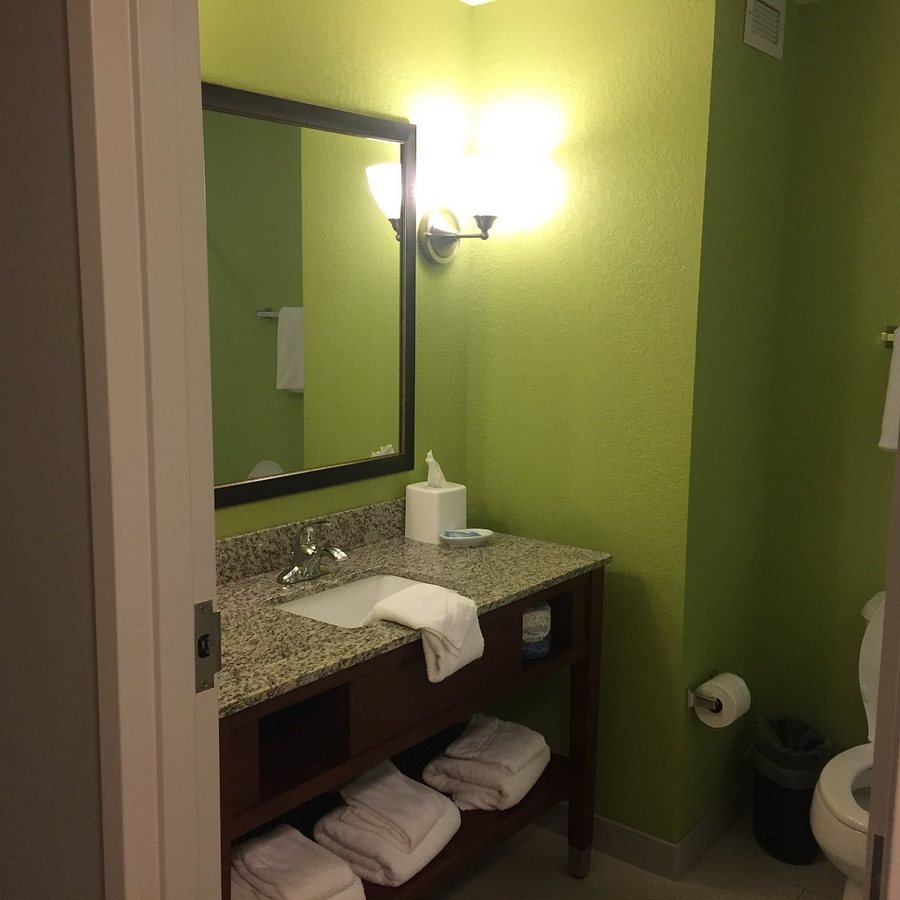 Hickory House Inn Historic Inn — Bathroom