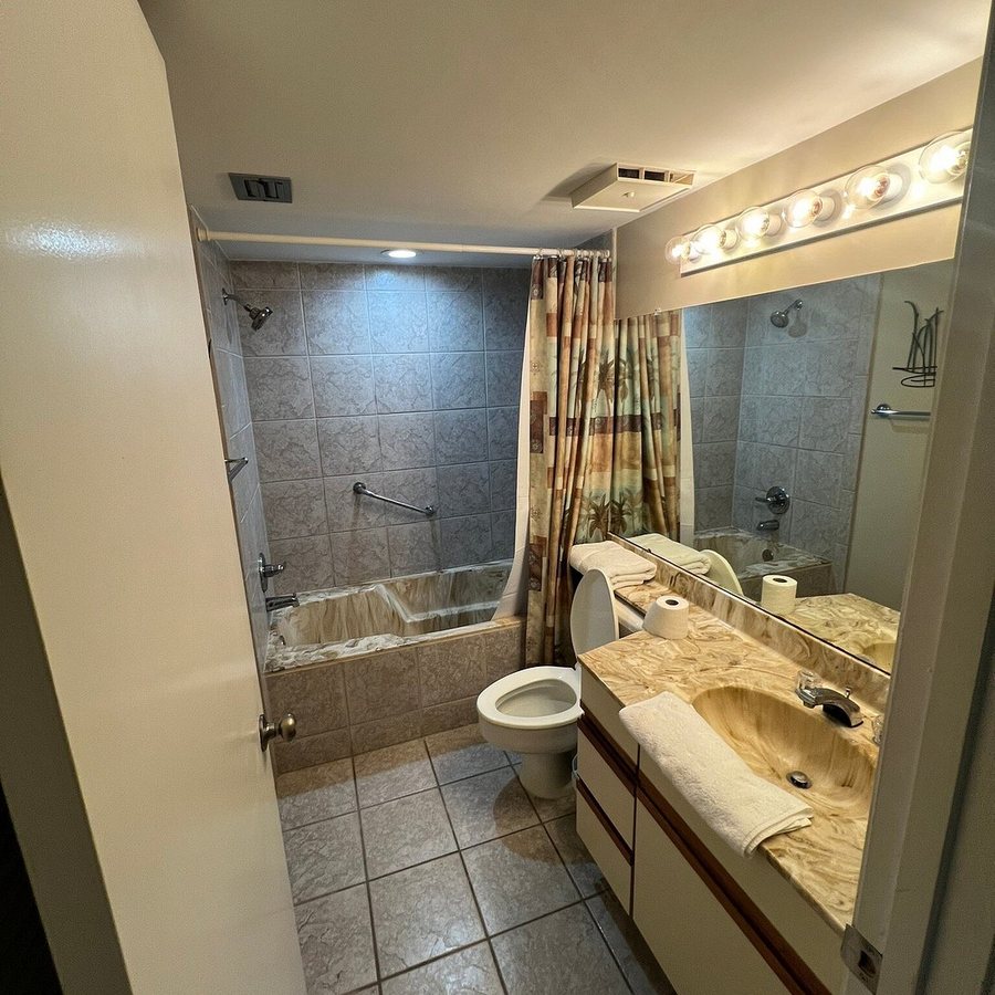 Hidden Dunes Beach Tennis Resort — Bathroom