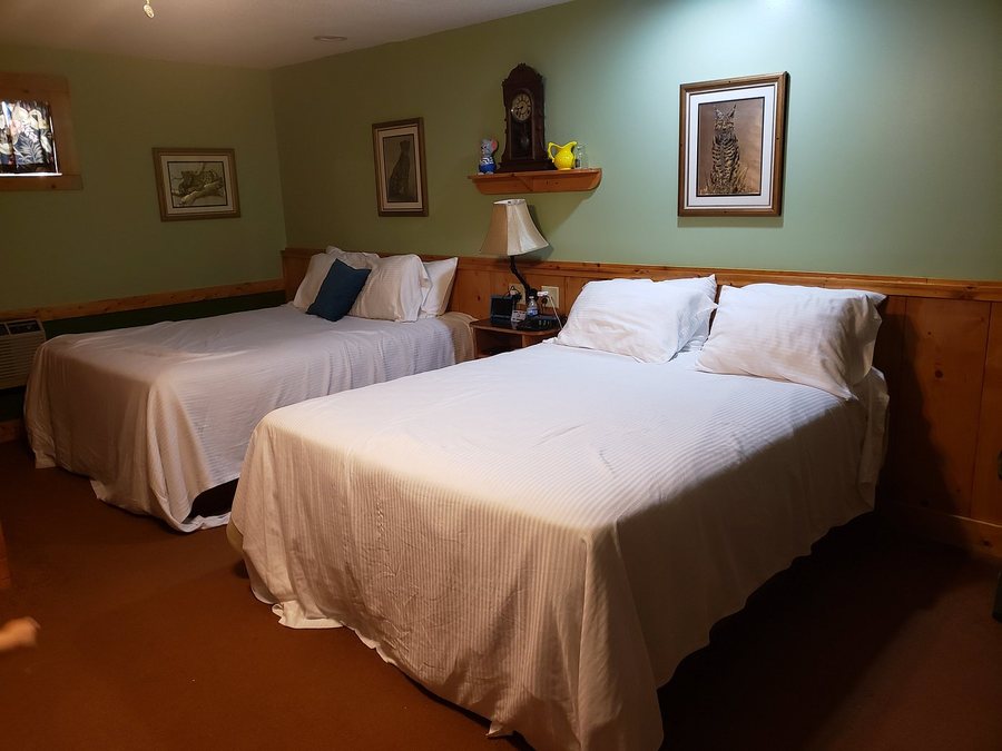 Hidden Valley Motel — Guest room