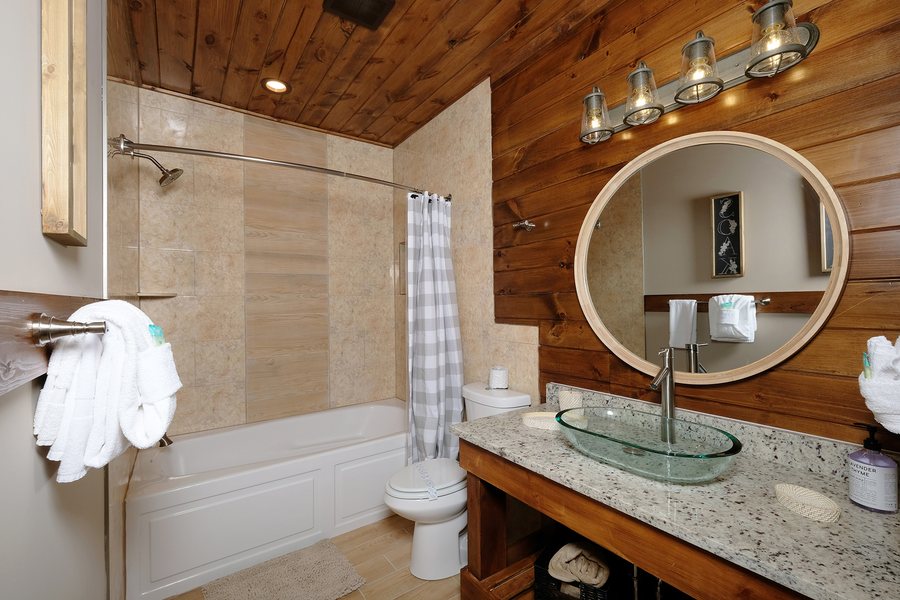 High Chalet 2303 — Bathroom
