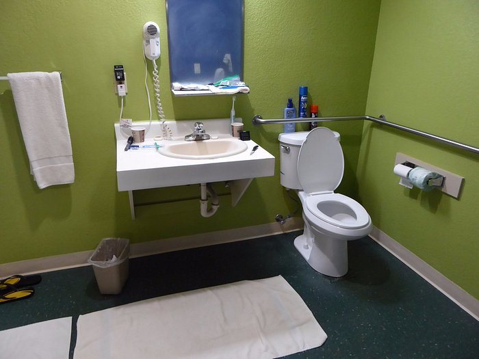 High Desert Motel Joshua Tree National Park — Bathroom
