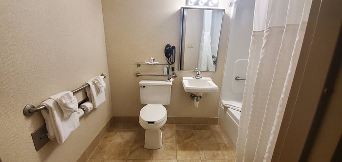 High Hill Inn — Bathroom