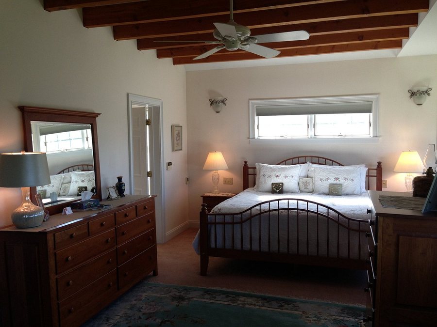 High Hill Inn — Guest room