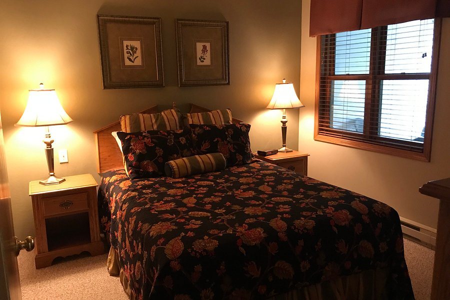High Point Inn — Guest room