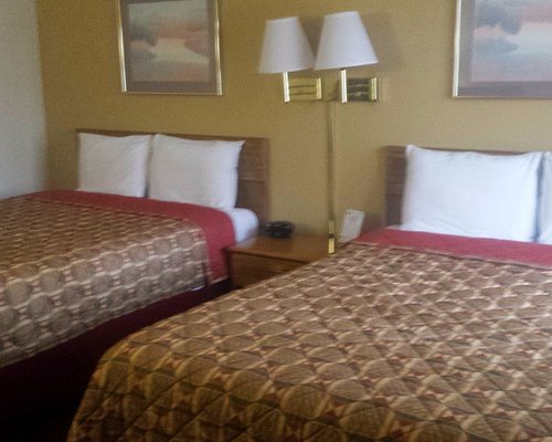 Highland County Inn — Guest room