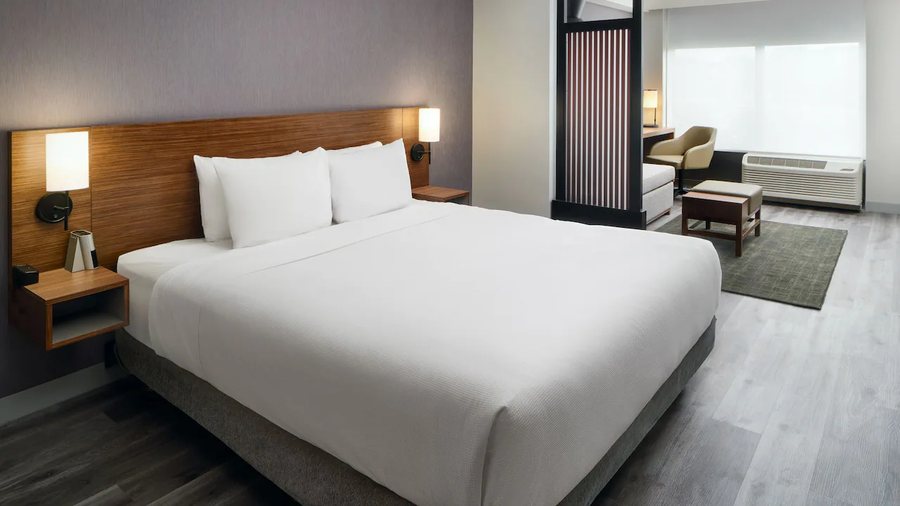 Highland Lodge — Guest room