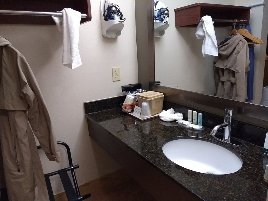 Highland Marina Resort — Bathroom