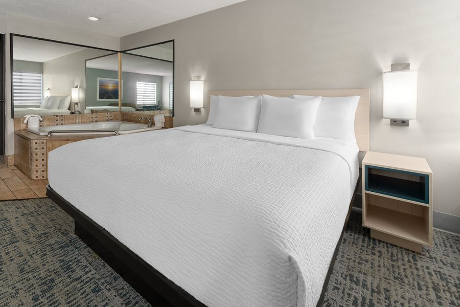 Highland Marina Resort — Guest room