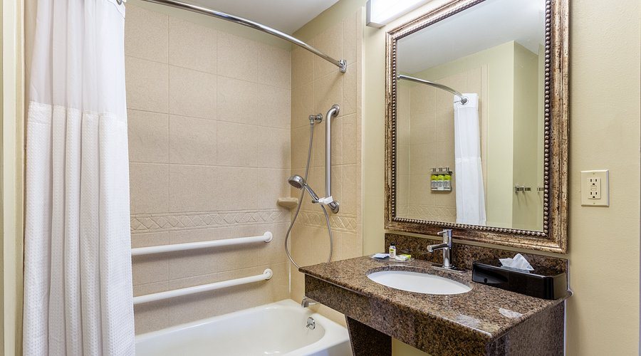 Highland Reserve — Bathroom